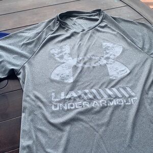 Under Armour Men’s tshirt